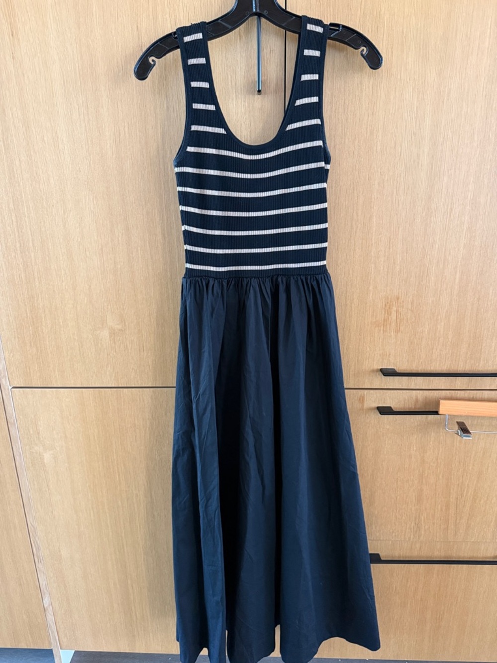 Moon River Stripe Bodice Mixed Media Midi Dress Black/ Tan Color Size Small - Picture 4 of 13